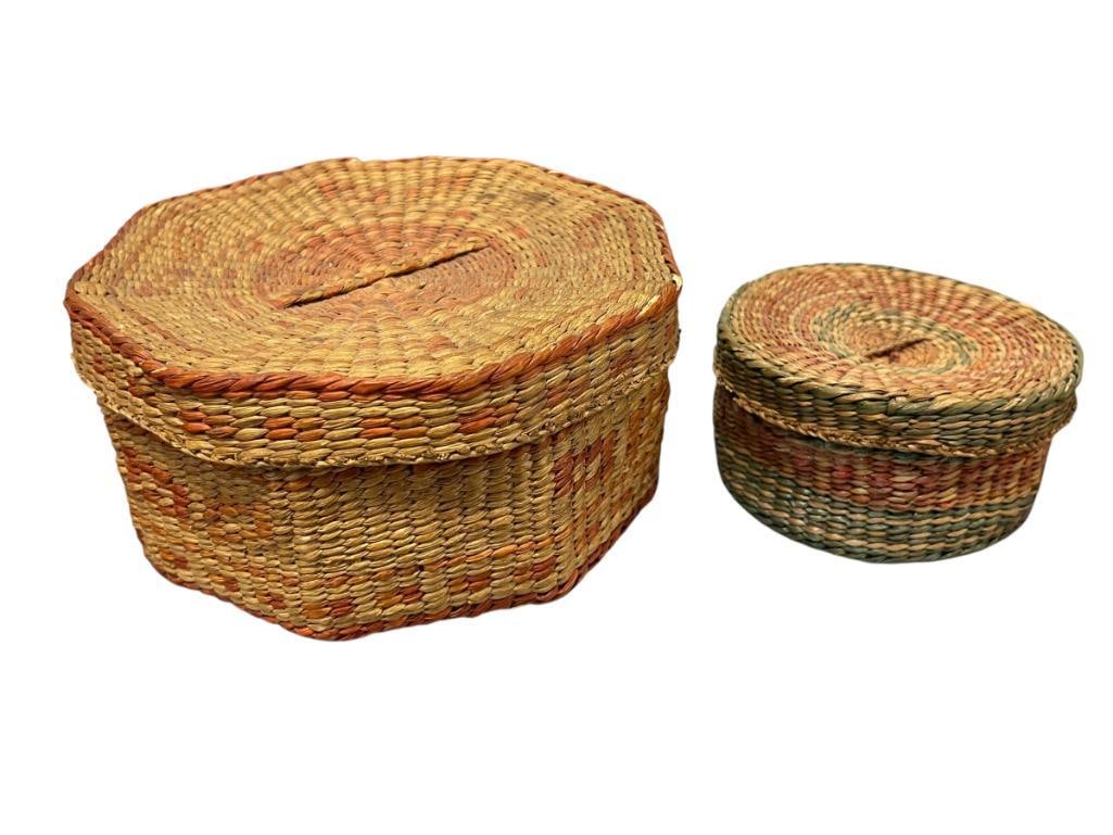 TWO VINTAGE WOVEN SWEET GRASS LIDDED BASKETS INCLUDING A HEXAGON SHAPE AND ROUND SHAPE (1 of 7)