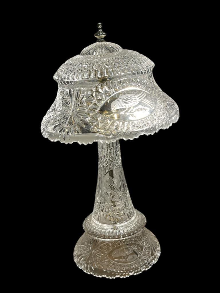 VINTAGE HOFBAUER GERMAN CUT CRYSTAL TABLE LAMP FEATURING BIRD MOTIF (1 of 9)