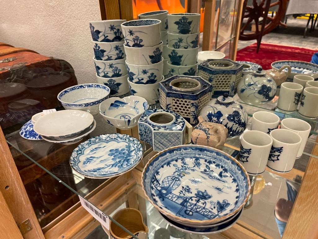 ASSORTED WHITE AND BLUE PAINTED JAPANESE PORCELAIN TABLEWARE INCLUDING SOME ANTIQUE PIECES (1 of 15)