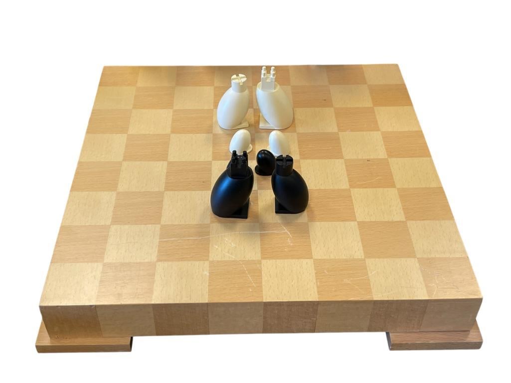 MICHAEL GRAVES DESIGN POST-MODERN CONTEMORARY CHESS SET (1 of 8)