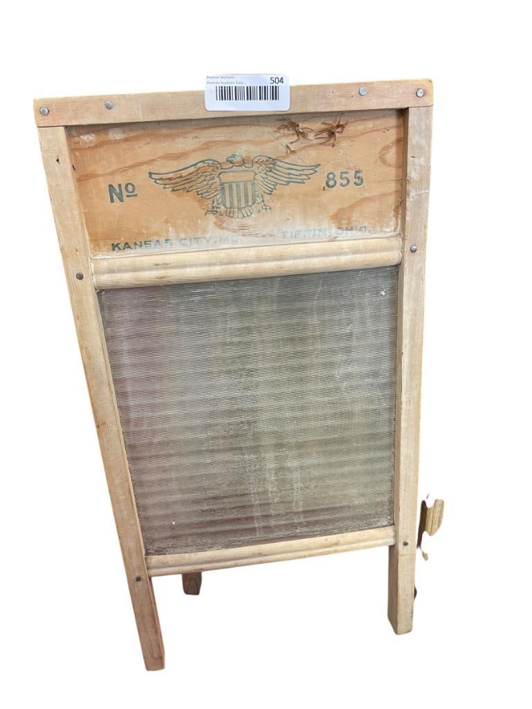 TWO VINTAGE WOODEN WASHBOARDS NO. 855 AND WHITE WOOD PRODUCT WASH BOARD (1 of 9)