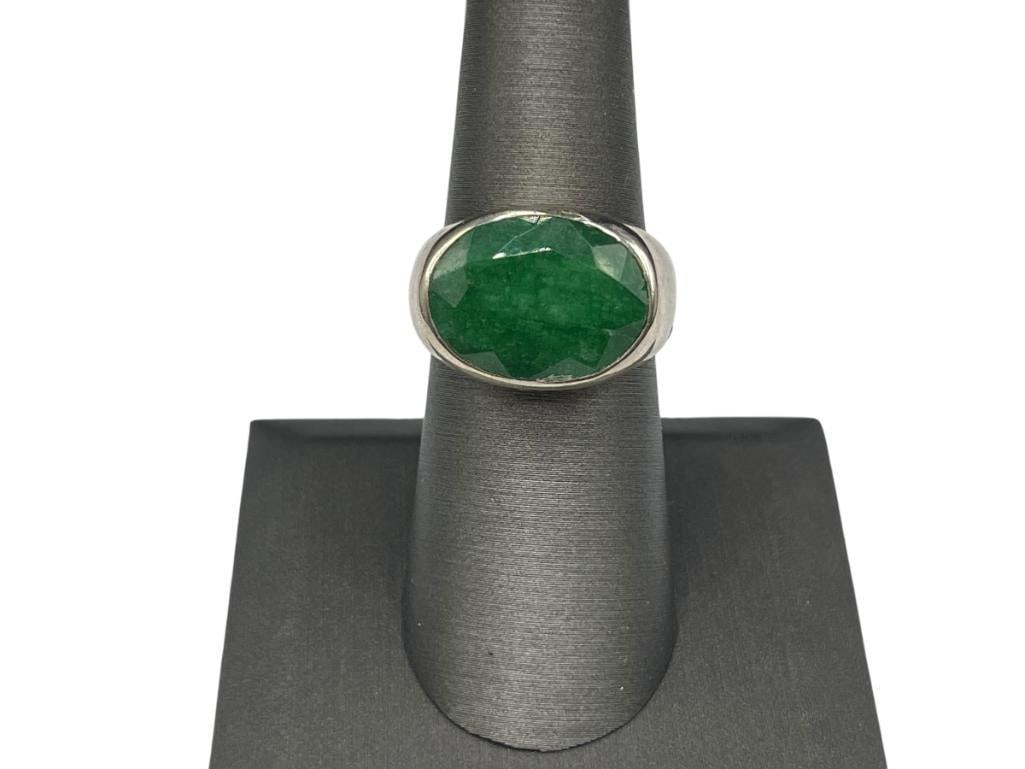 VINTAGE STERLING SILVER FACETED OVAL CUT EMERALD RING (1 of 6)