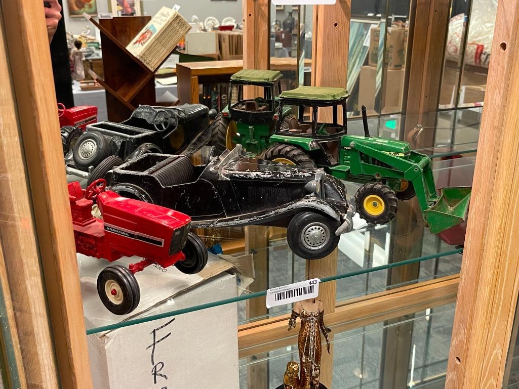 DIE-CAST METAL TOYS INCLUDING 1950'S DOEPKE MG TD BRITISH SPORTS CAR AND JOHN DEERE TRACTOR (1 of 10)