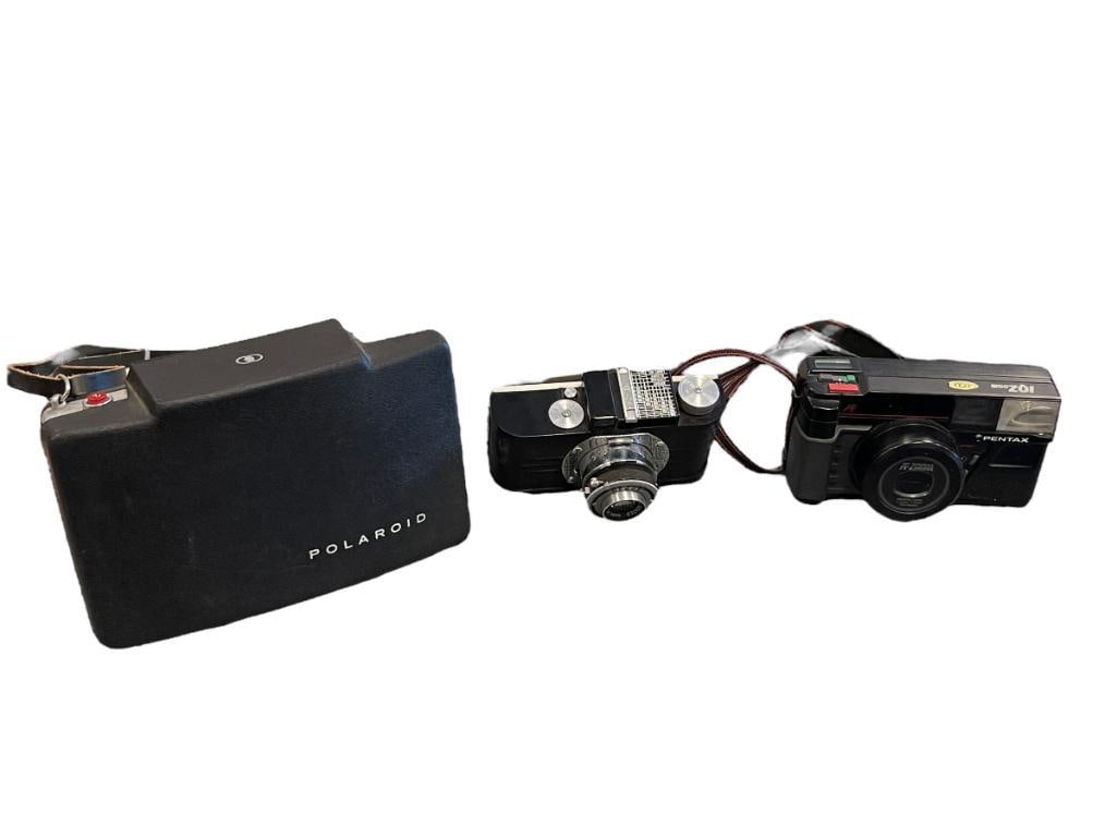 VINTAGE ARGUS AND PENTAX 35MM FILM CAMERAS AND POLAROID LAND CAMERA (1 of 10)