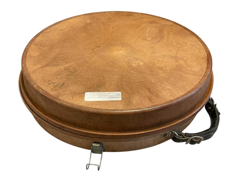 SIERRA PLASTICS INC VINTAGE ROPING CASE MADE IN GATESVILLE, TEXAS: VINTAGE ROPING CASE, INCLUDES APPROX 50' ROPE CONTAINER MEASURES 17" DIA