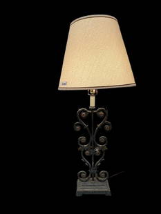 VINTAGE MID-CENTURY BRUTALIST STYLE TABLE LAMP WITH METAL BASE AND OFF-WHITE SHADE: ELECTRIC, TESTED 44" H