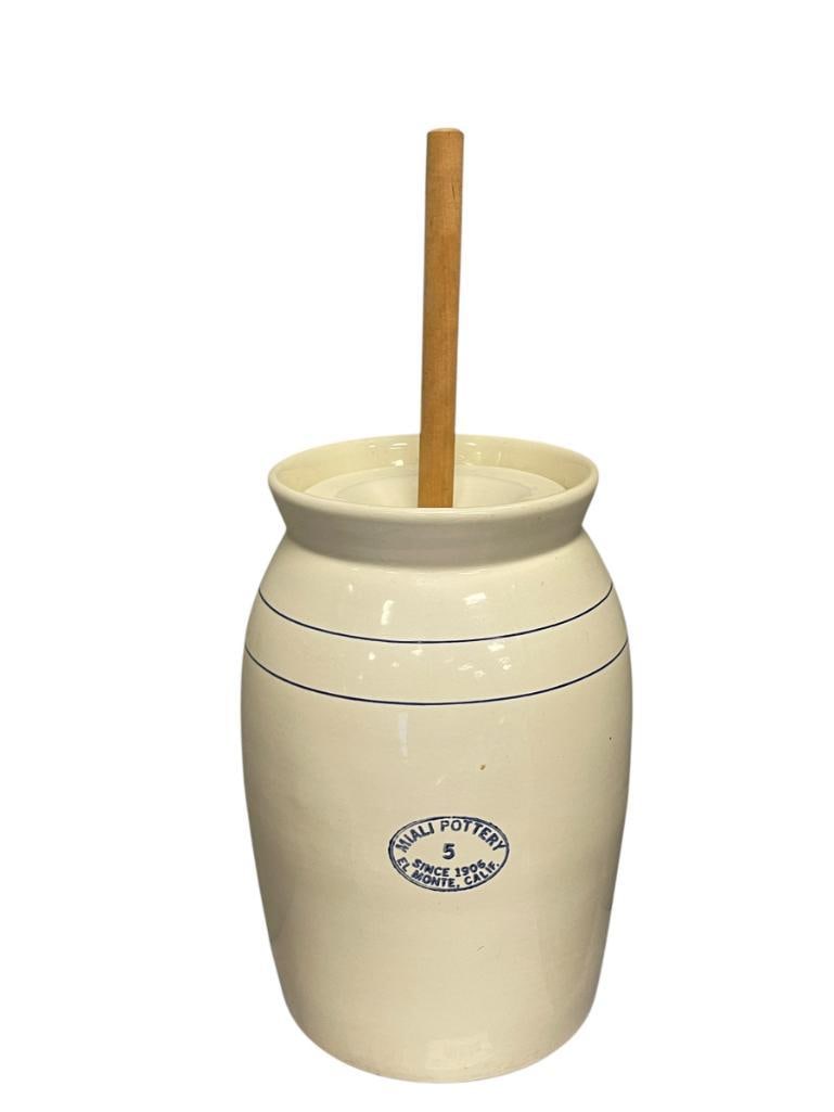 MIALI POTTERY CALIFORNIA NO. 5 5 GALLON CERAMIC BUTTERY CHURN WITH TOP AND WOODEN PADDLE: MIALI POTTERY EL MONTE CALIFORNIA CERAMIC BUTTER CHURN WITH LID AND WOODEN PADDLE, BLUE MARKINGS ON FRONT WITH BLUE BANDS 16 3/4" H