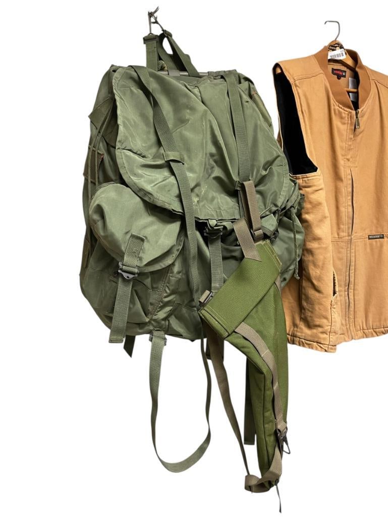 US MILITARY SURPLUS PACK AND WATER BAG (1 of 9)