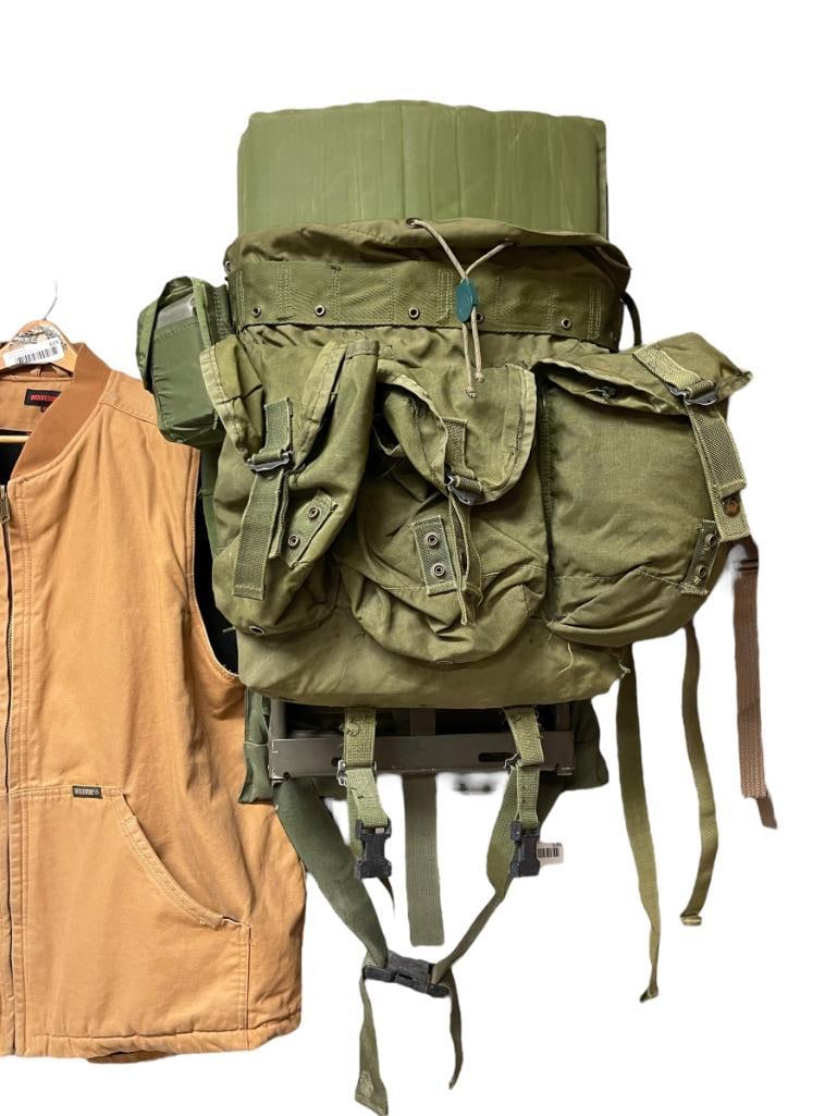 US MILITARY SURPLUS PACK AND ROLL OUT MAT: US MILITARY SURPLUS PACK AND ROLL OUT MAT