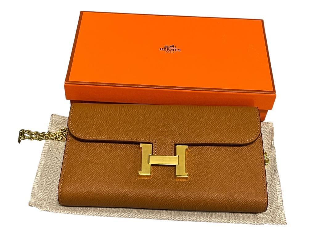 MARKED "HERMES" CONSTANCE TO GO BROWN DESIGNER FASHION WALLET WITH GOLD CHAIN (1 of 8)