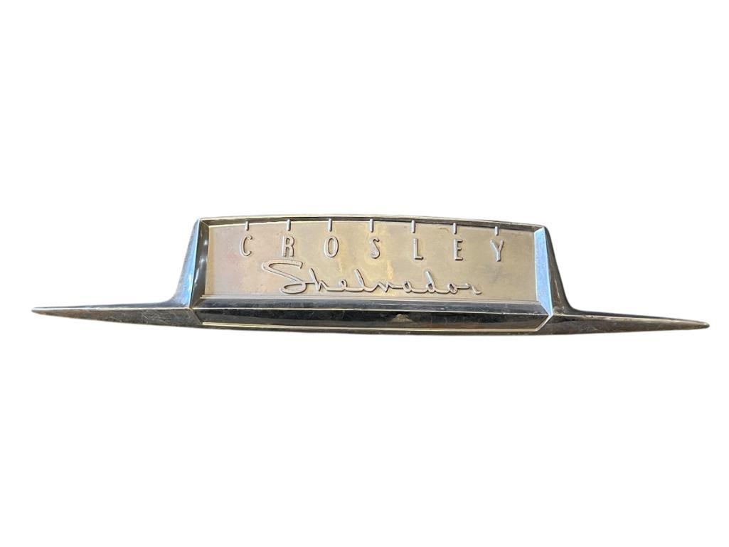 CIRCA 1950'S 1960'S CROSLEY SHELVADOR CHROME REFRIGERATOR EMBLEM, MID-CENTURY: MID-CENTURY CROSLEY SHELVADOR REFRIGERATOR EMBLEM 11 7/8" X 2 1/8"