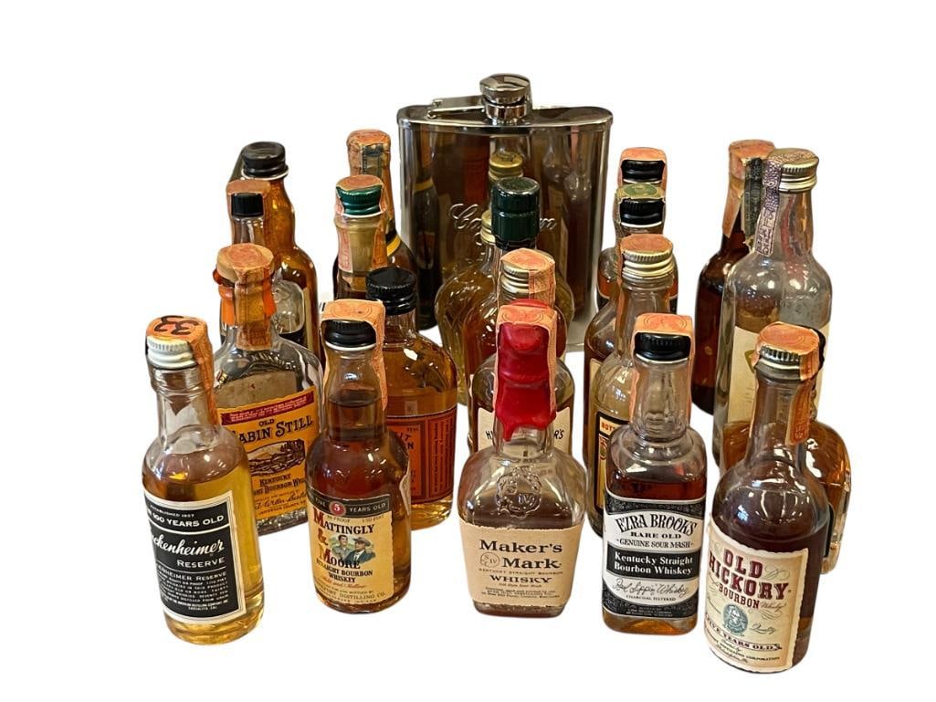 20 ANTIQUE / VINTAGE 1/10 PINT COLLECTIBLE WHISKEY / BOURBON LIQUOR BOTTLES AND FLASK (1 of 11)