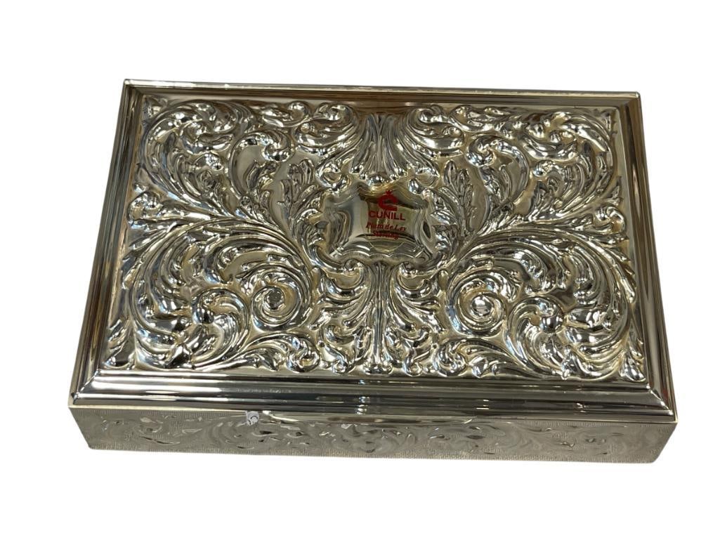 CUNHILL STERLING SILVER OVERLAY REPOUSSE FELT LINED JEWELRY / TRINKET BOX (1 of 7)