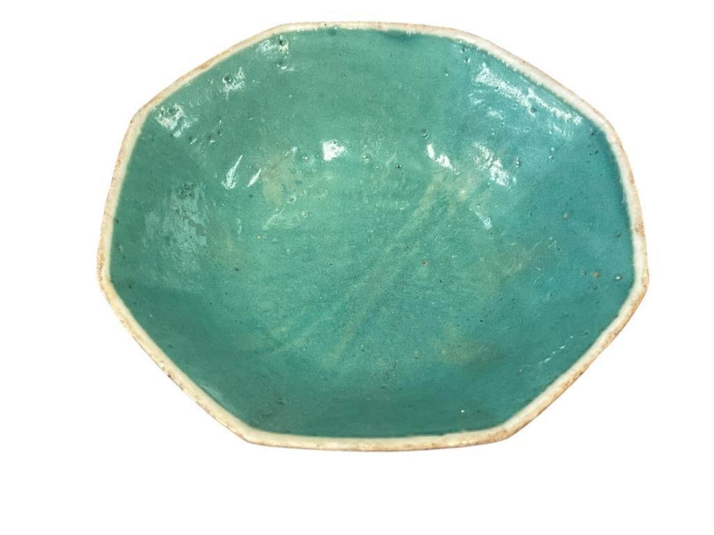 ANTIQUE CHINESE PORCELAIN TONGZHI HEXAGONAL PEDESTAL TURQUOISE BOWL WITH FLORAL DESIGN: CHINESE TONGZHI PORCELAIN BOWL WITH TURQUOISE GLAZE AND FLORAL DESIGN, MARKED "CHINA" ON BOTTOM