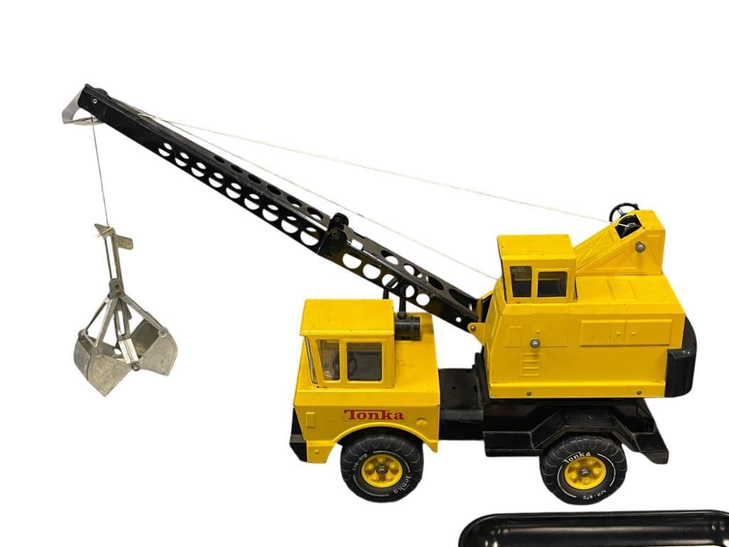 TONKA TOYS MIGHTY CRANE MR-970 PRESSED STEEL TOY CRANE (1 of 14)