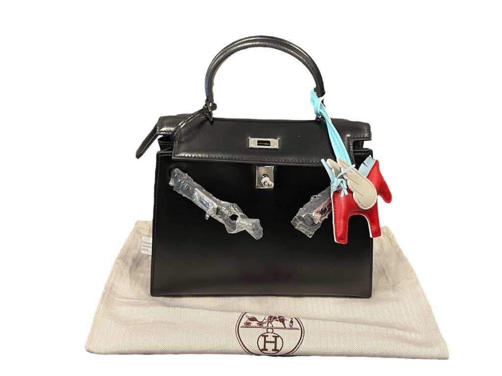 MARKED "HERMES" BLACK KELLY DESIGHNER FASHION BAG WITH PEGASUS CHARM (1 of 13)