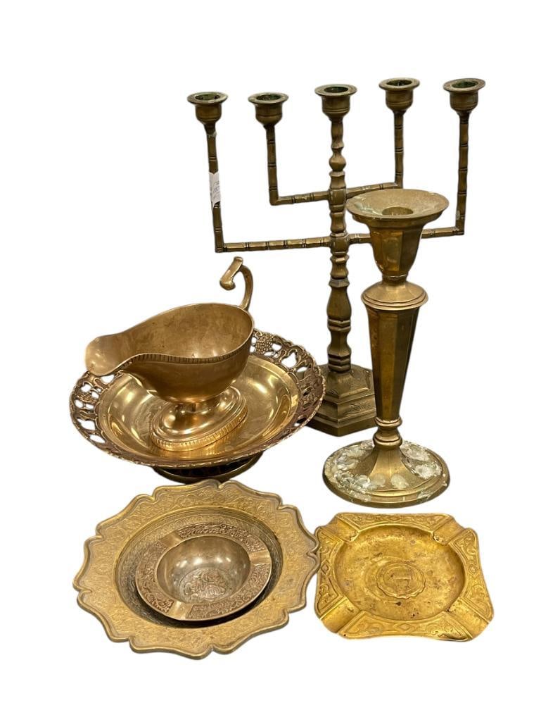 VINTAGE BRASS DECOR / TABLEWARE INCLUDING CANDLESTICK, CANDELABRA, ASH TRAYS, BOWLS (1 of 11)