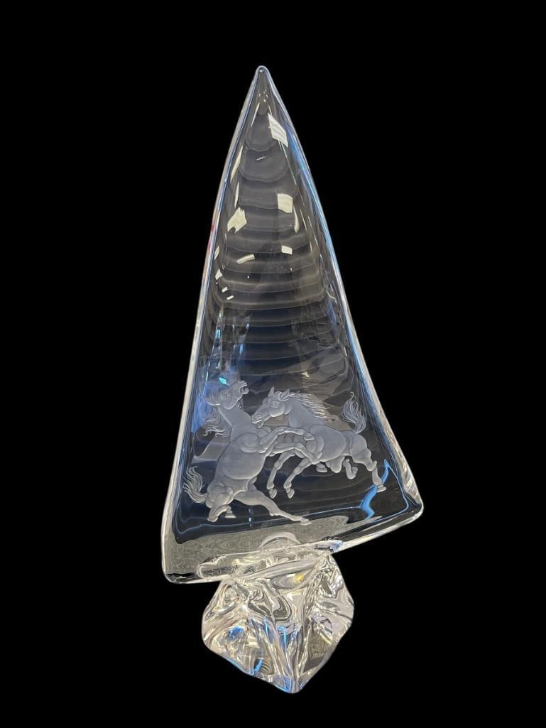 DAUM FELIX HAND MADE CRYSTA ART SCULPTURE OF TWO STALLIONS: SAIL SHAPED HAND CUT WILD HORSE ART ON SAIL WITH ROCK-LIKE BASE, SIGNED ON THE BOTTOM , HAS BEEN PREVIOUSLY REPAIRED 16 5/8" H 