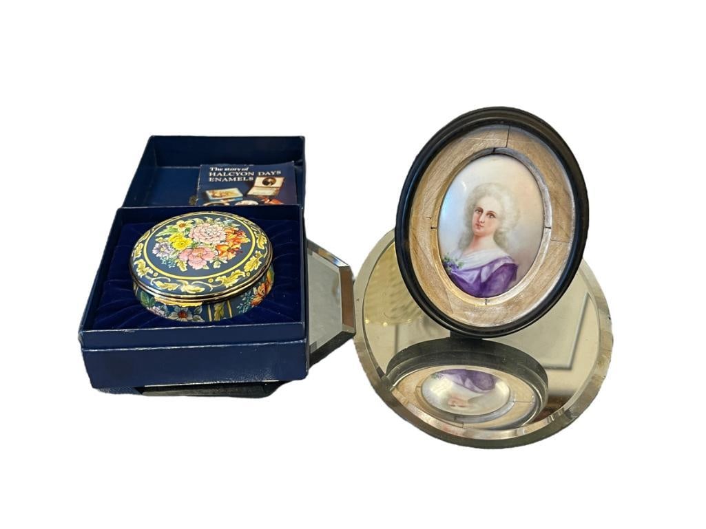 HALCYON DAYS ENMELED PILL / TRINKET BOX AND HAND PAINTED VICTORIAN CAMEO PORTRAIT (1 of 13)