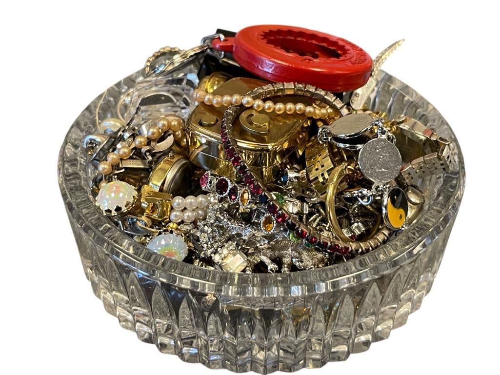 WATERFORD CRYSTAL COASTER FULL OF JEWELRY CHARMS, BRACELETS, RINGS, EARRINGS, ETC.: 4 7/8" COASTER