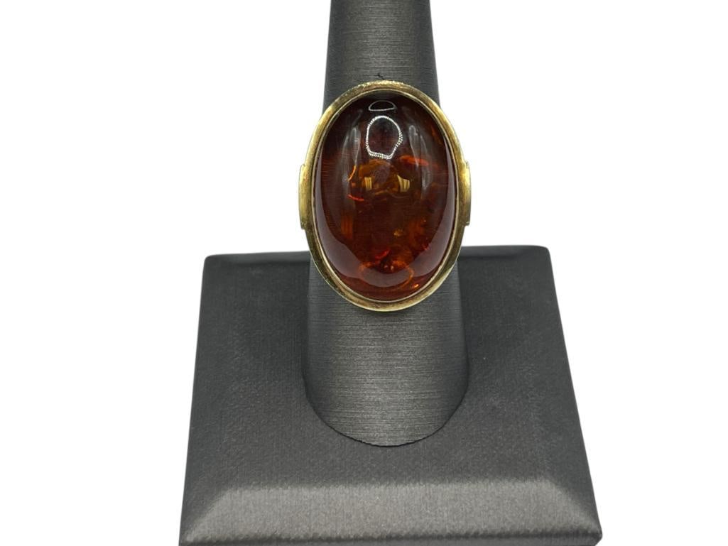VINTAGE 14K YELLOW GOLD OVAL CABOCHON AMBER RING (1 of 8)