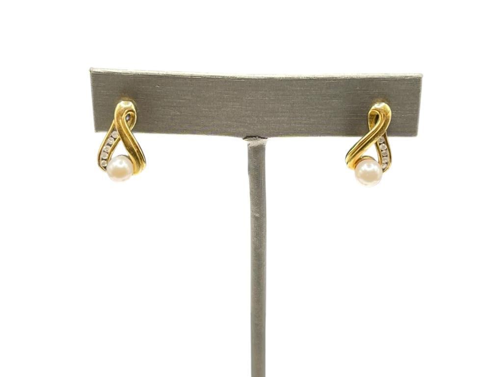 PAIR OF 10K YELLOW GOLD DIAMOND AND PEARL EARRINGS FEATURING 10 ROUND BRILLIANT CUT DIAMONDS: .05CTTW DIAMONDS, 5/8", 2.57 GRAMS, 5MM PEARLS