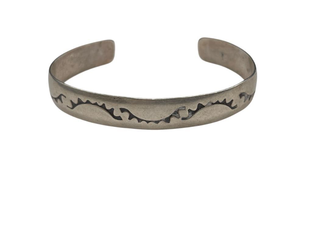 ANTIQUE NAVAJO SAND CAST STERLING SILVER STAMPED CUFF BRACELET: 2 1/2" CUFF WIDTH X 7/16" THICK, 19.06 GRAMS