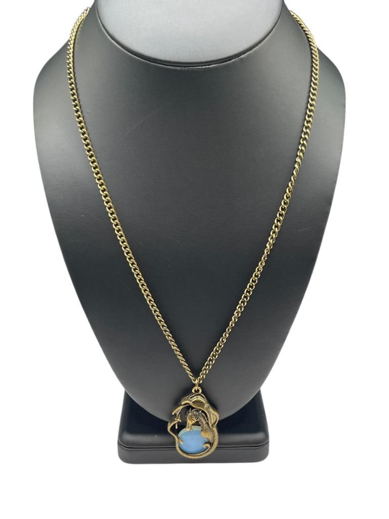 UNIQUE SEA HORSE SYNTHETIC MOONSTONE PENDANT COSTUME JEWELRY NECKLACE: 21" NECKLACE, 1 3/4" PENDANT
