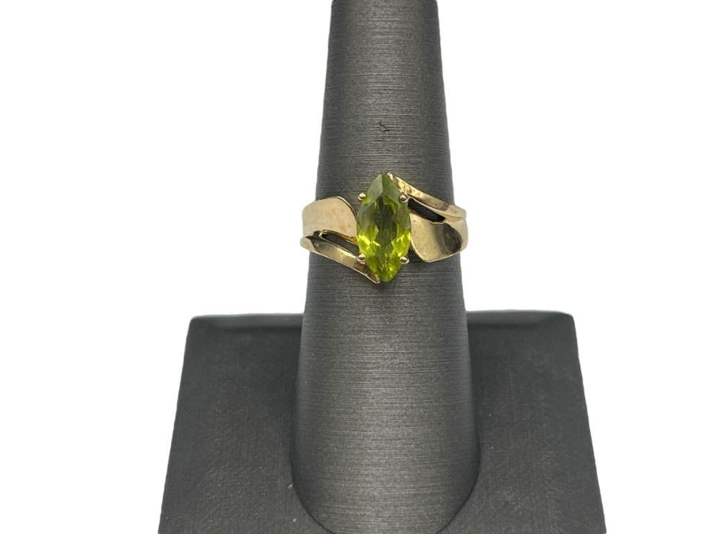 10K YELLOW GOLD MARQUISE CUT PERIDOT FASHION RING (1 of 6)