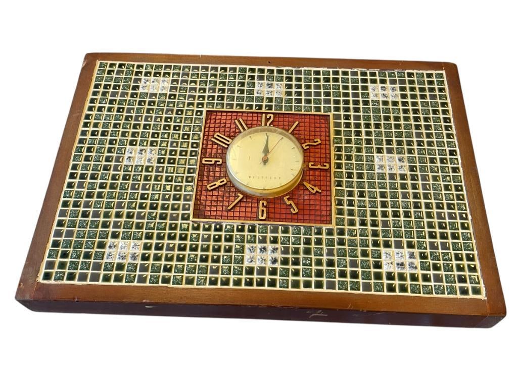 MID-CENTURY WESTCLOX ELECTRIC MOSAIC TILE WALL CLOCK (1 of 8)