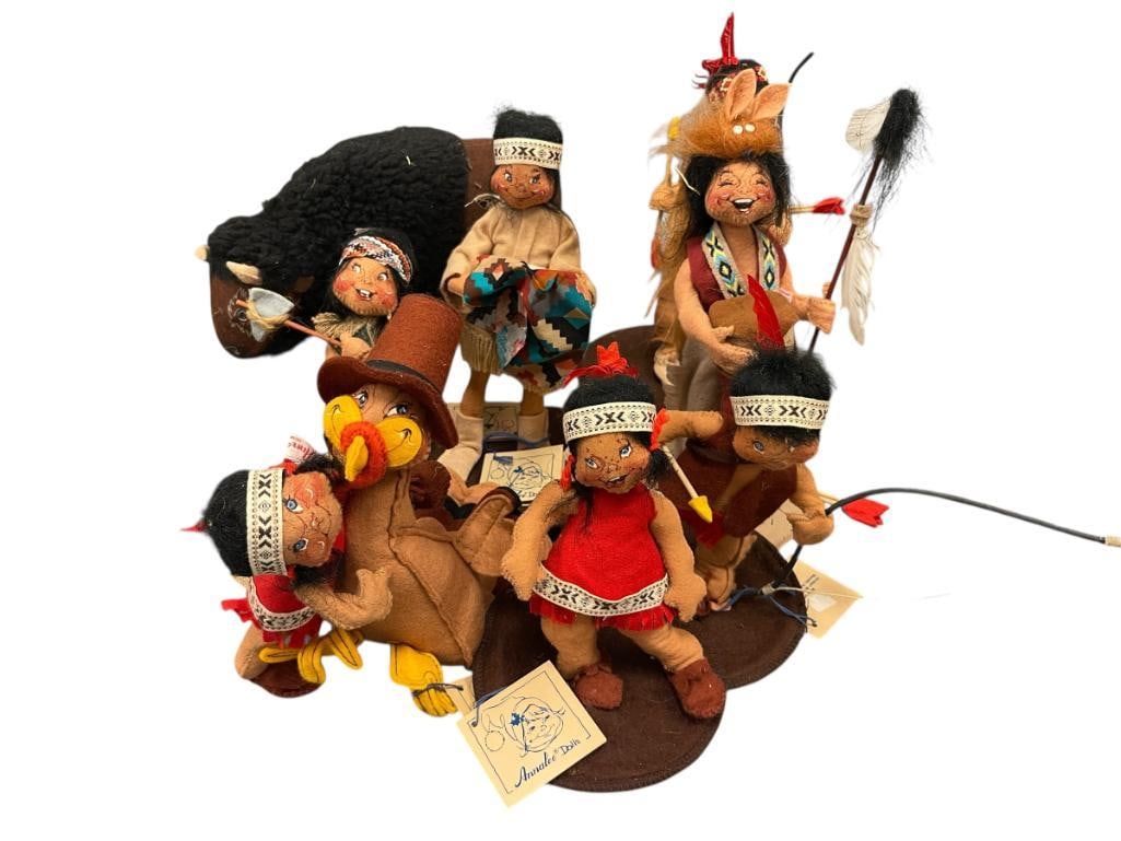 VINTAGE ANNALEE MOBILITEE NATIVE AMERICAN DESIGN TEXTILE STUFFED DOLLS (1 of 16)