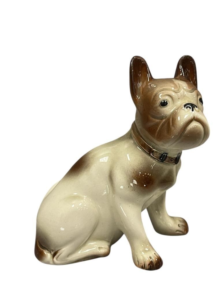 MID-CENTURY CERAMIC POTTERY SITTING FRENCH BULLDOG FIGURINE: WHITE AND BROWN GLAZE, HAIRLINE CRACKS IN GLAZE, NO OTHER DAMAGE / WEAR 5 1/4" H