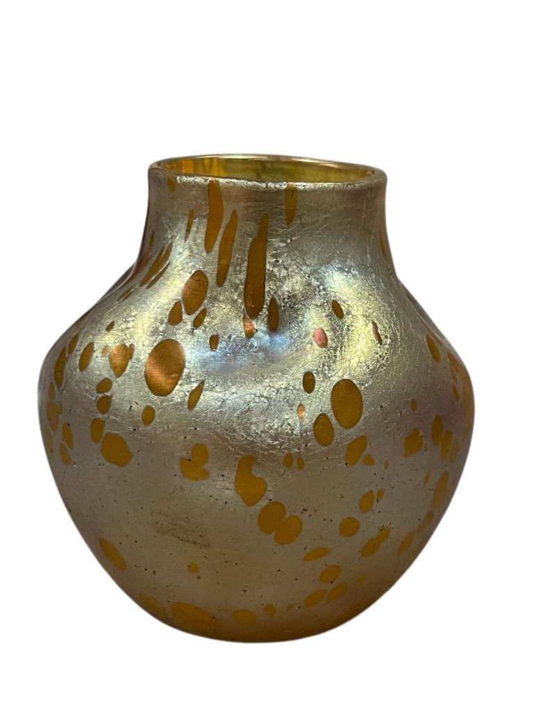 BOHEMIAN LOETZ ORANGE IRIDESCENT ART GLASS VASE BY JOHANN LOETZ AUSTRIAN GLASS MAKER: LOETZ WAS FOUNDED IN 1840 BY JOANN LOETZ IN BOHEMIA, ORANGE IRIDESCENT GLASS VASE WITH DIMPLES AROUND THE TOP OF THE BODY, POLISHED PONTIL, NO DAMAGE OR REPAIRS / CHIPS 3 7/8" H