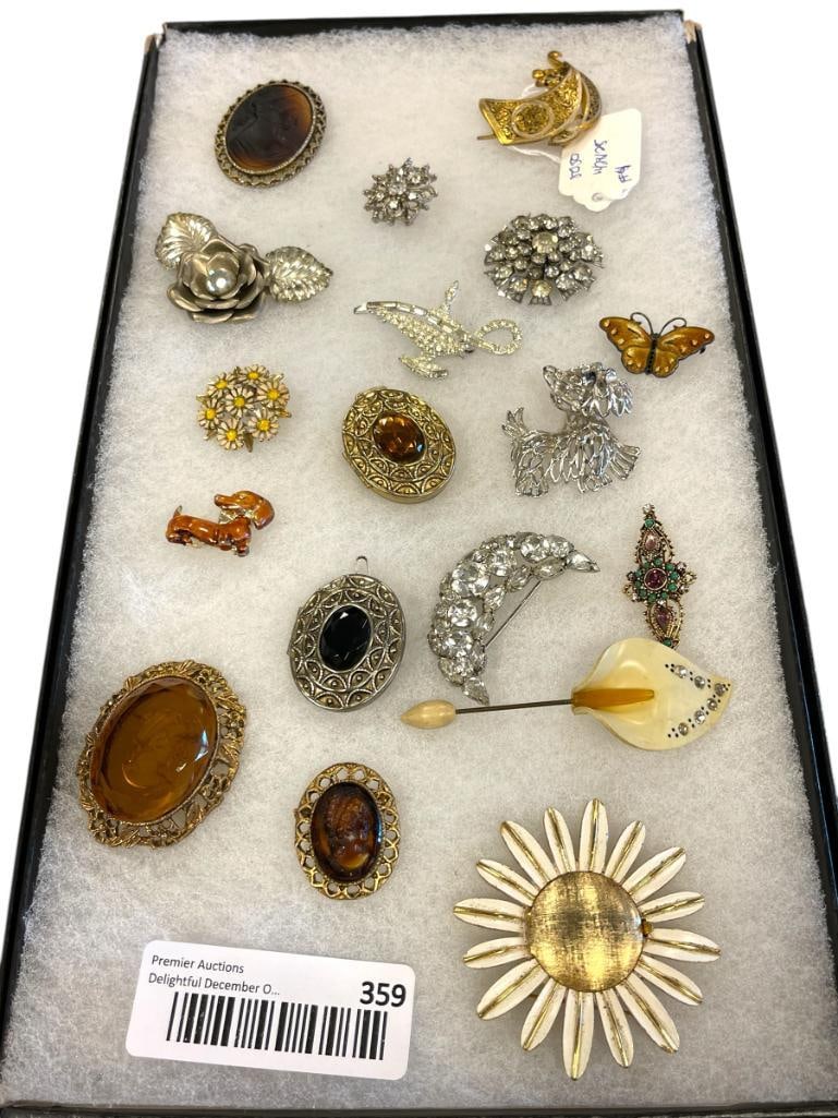 18 VINTAGE BROOCHES INCLUDING FEW RHINESTONE PIECES, SIGNED, AND ENAMELED: INCLUDES THREE CAMEO BROOCHES, SCOTTISH TERRIER BOBBLE HEAD BROOCH, AND MANY OTHERS 1" UP TO 3 3/4"