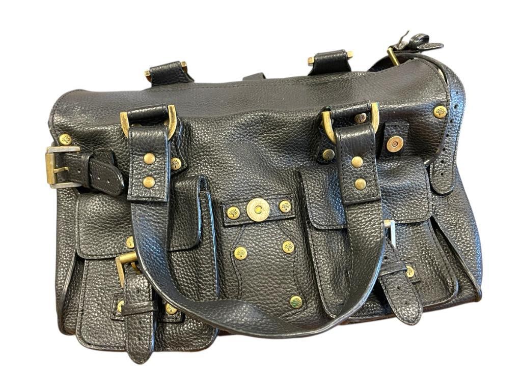 MULBERRY ROXANNE PEBBLED BLACK LEATHER FASHION DESIGNER BAG: FEATURES BELTED CENTER WITH ANTIQUE FINISH BRASS HARDWARE, LAUNCHED IN EARLY 2000 WITH RELAUNCHED VERSION IN 2025, IN GOOD CONDITION LIGHT SIGNS OF USE 13" X 7" X 7 1/2"