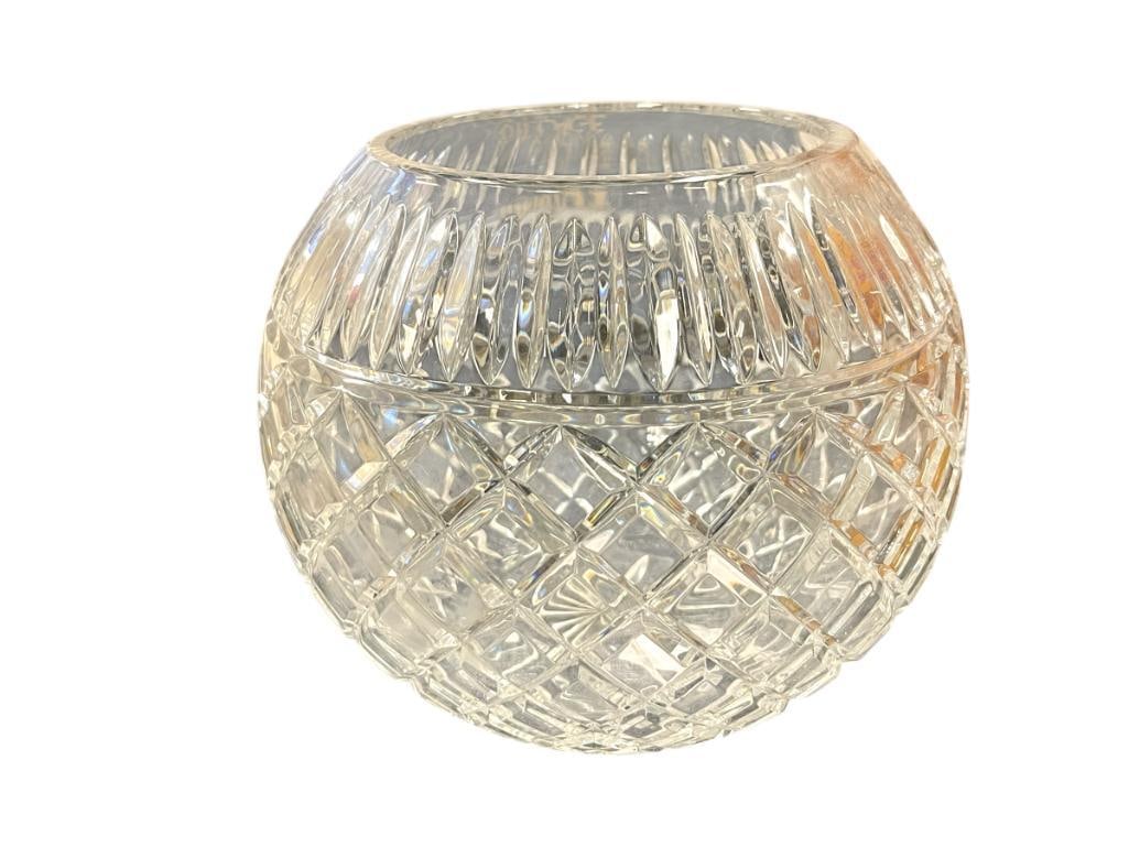 LARGE LEAD CRRYSTAL ROSE BOWL WATERFORD STYLED DESIGN: WEAR ON THE BOTTOM, NO CHIPS 8 1/2" ROUND