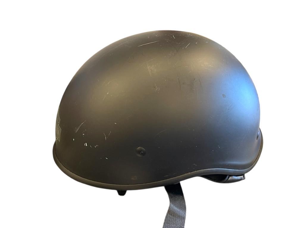 HARLEY DAVIDSON MOTORCYLCES LOW PROFILE MATTE BLACK GENUINE MOTORCYCLE HELMET: SOME MINOR SCRATCHES SIZE S, 6 7/8 - 7