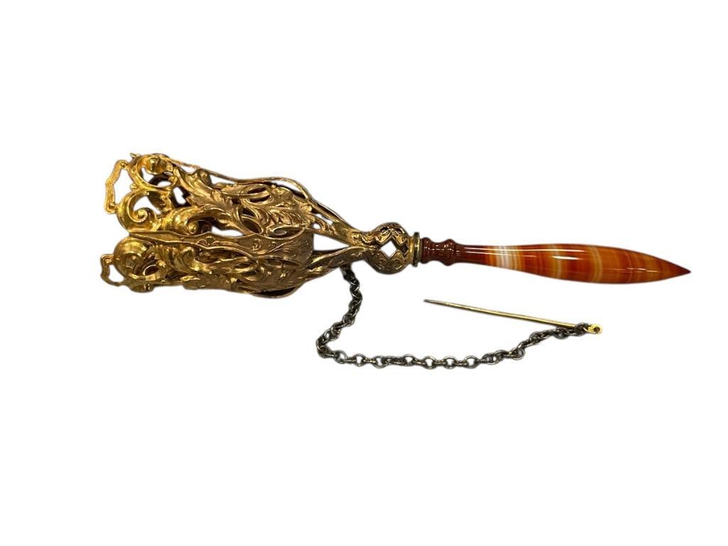 ANTIQUE EDWARDIAN TUSSIE MUSSIE POSY HOLDER FEATURING FRENCH GILT ORMULU AND AGATE HANDLE (1 of 7)