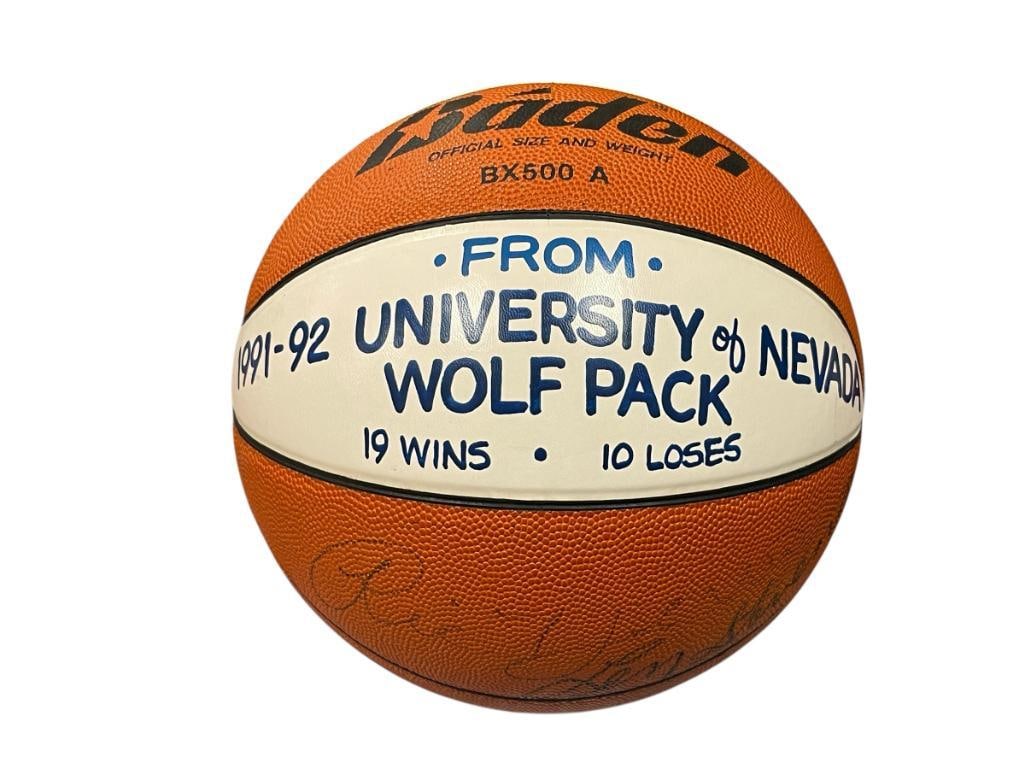 COLLECTIBLE 1992 AUTOGRAPHED UNIVERSITY OF NEVADA RENO WOLFPACK NCAA BASKETBALL TEAM BALL: INCLUDING ALL PLAYERS FEATURING ROD BROWN, JODY DAGGS, MELVIN JONES, AND COACH LEN STEVENS, "19 WINS 10 LOSSES," ON BAIDEN TWO TONE BASKETBALL