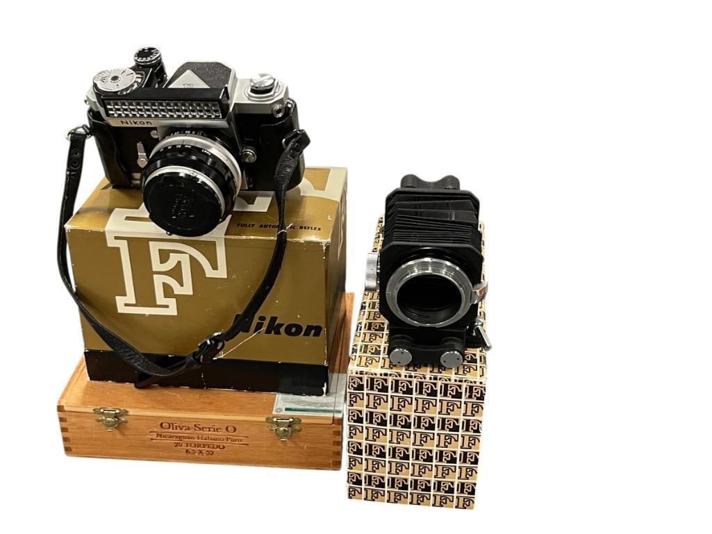 VINTAGE NIKON FULLY AUTOMATIC REFLEX CAMERA WITH LIGHT METER AND CASE (1 of 16)