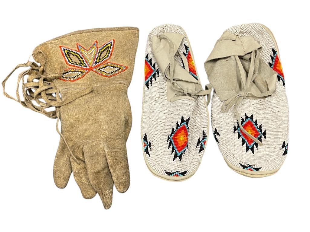 PAIR OF NATIVE AMERICAN CHEYENNE ORIGIN BEADED LEATHER MOCCASINS AND VINTAGE SINGLE BEADED GLOVE (1 of 10)