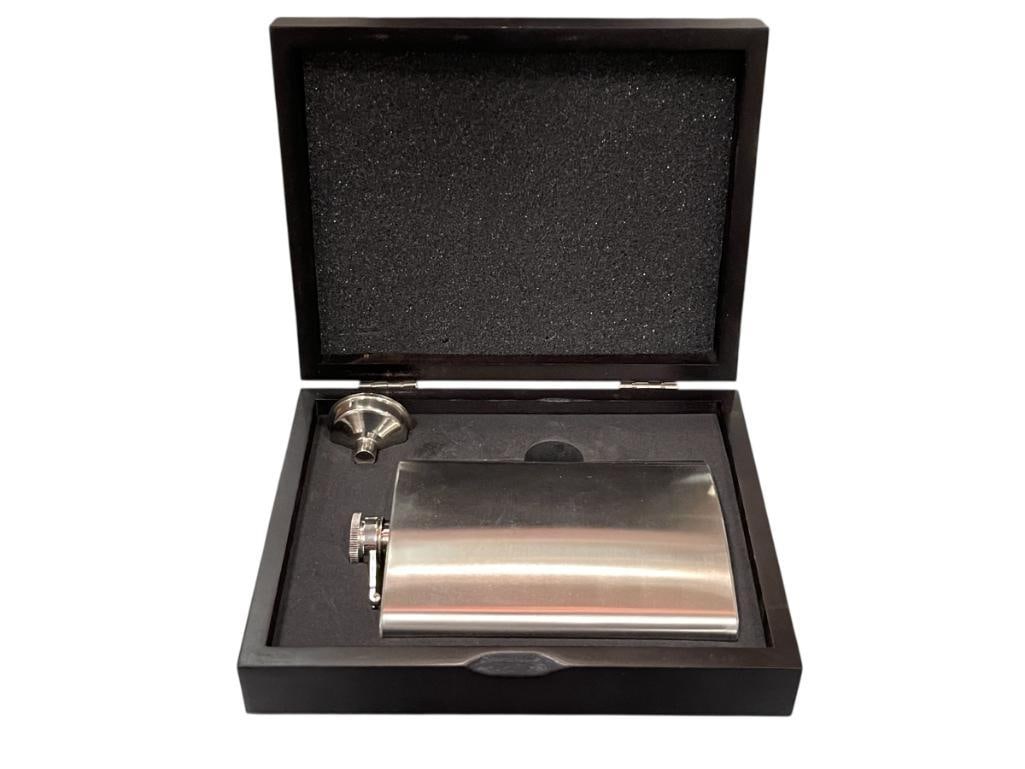 STAINLESS STEEL 8OZ FLASK WITH FUNNEL AND GIFT BOX: LIKE-NEW 5 5/8" H