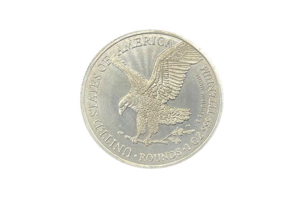 ONE OUNCE TITANIUM COIN FEATURING 2024 AMERICAN SILVER EAGLE DESIGN (1 of 7)
