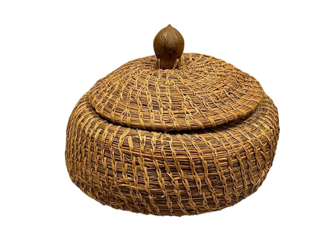 20TH CENTURY PAPAGO PINE NEEDLE AND SWEET GRASS COIL WEAVE COVERED BASKET WITH ACORN TOP (1 of 9)