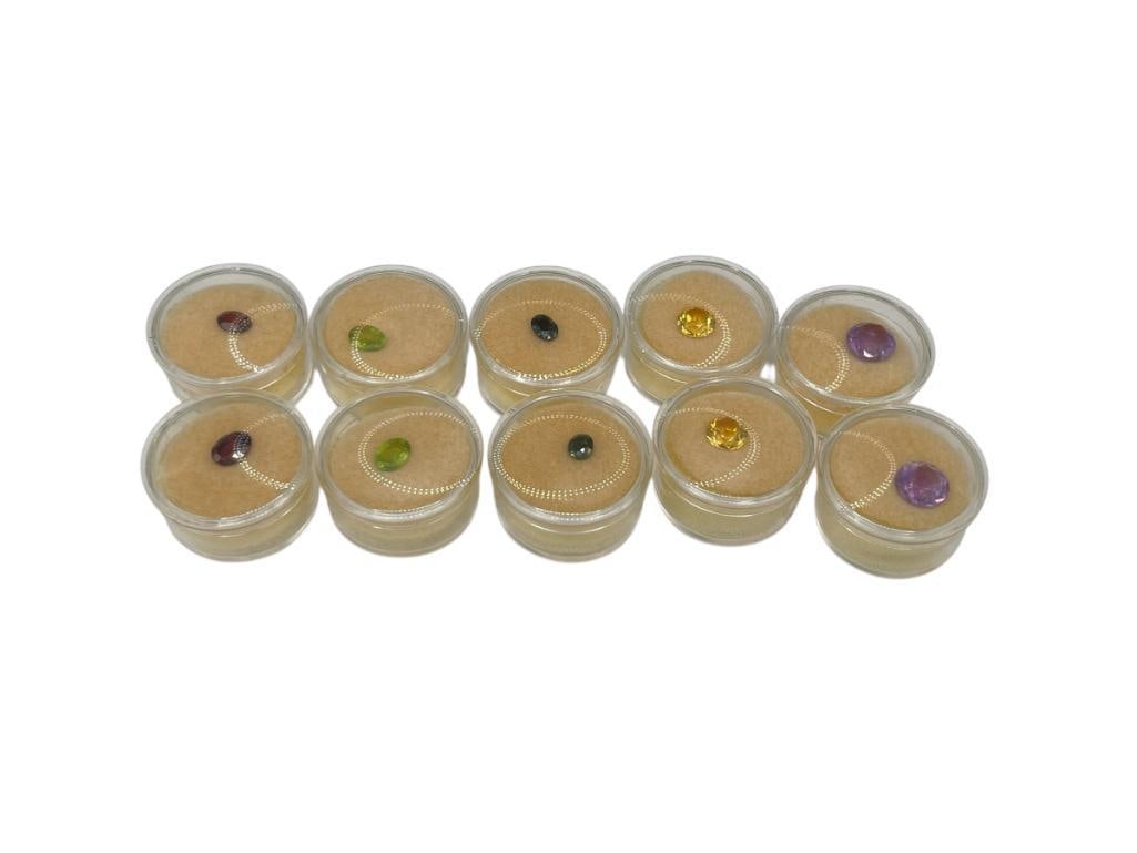 APPROX. 20CTS OF ASSORTED GEMSTONES INCLUDING GREEN SAPPHIRES, GARNETS, AND PERIDOTS (1 of 5)