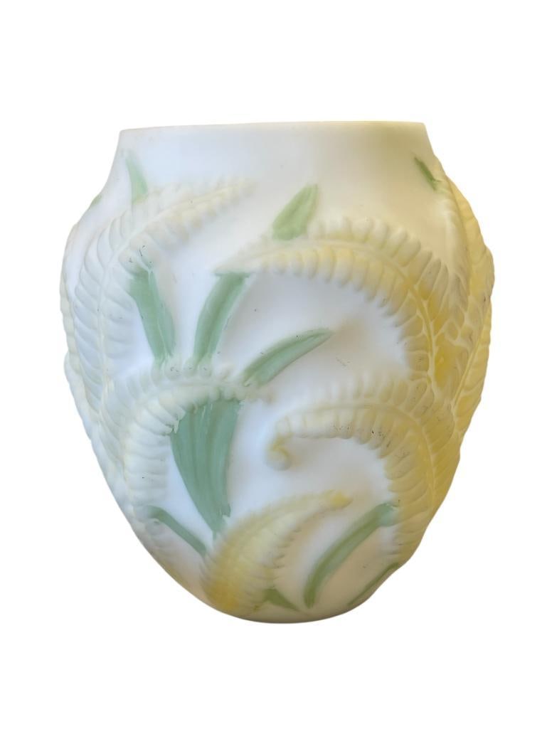 1930'S ART DECO PHOENIX CONSOLIDATED GLASS SCULPTED FERN PATTERN VASE: FEATURING GREEN AND YELLOW ON WHITE, MARKED ON BOTTOM "200 P," NO CHIPS OR CRACKS 7" H