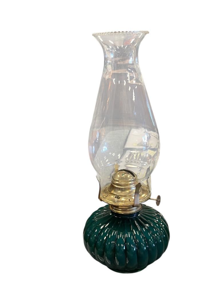 VINTAGE FARMS LAMPLIGHT MODEL 330 OIL LAMP IN EMERALD GREEN GLASS: NO CHIPS OR CRACKS, EMBOSSED LABEL ON BOTTOM 13" H