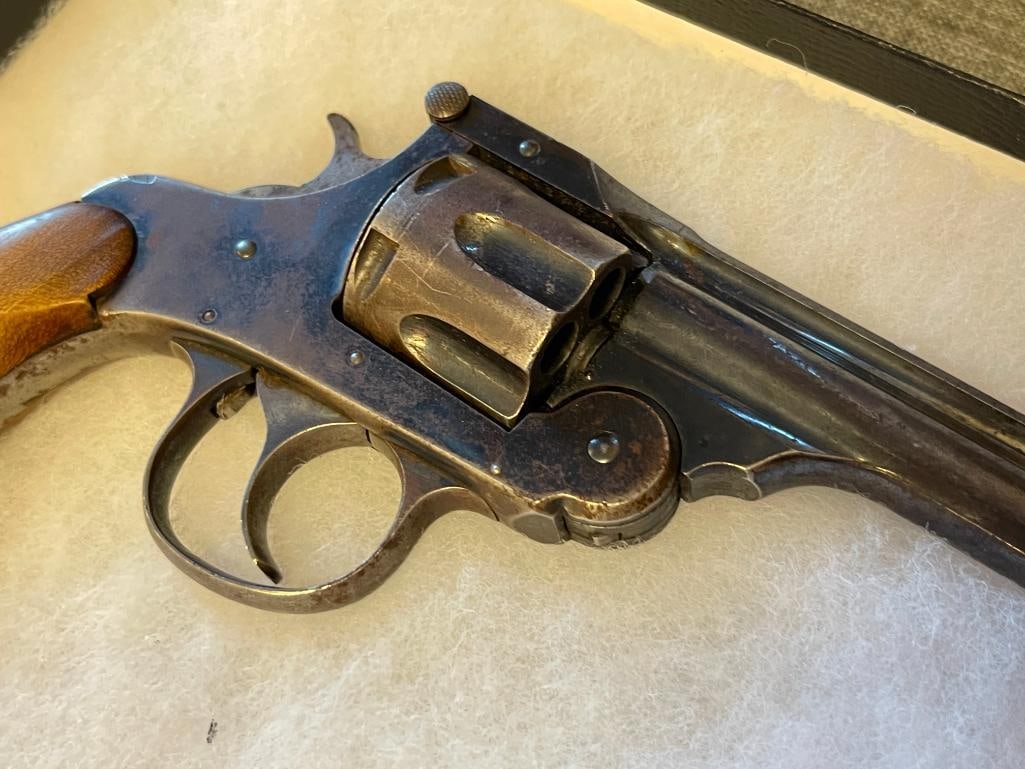 HISTORICAL NEVADA BROTHEL MEMORABILIA JOE & SALLY MUSTANG RANCH ENTRY GLASS, REVOLVER, MONEY CLIP - 15