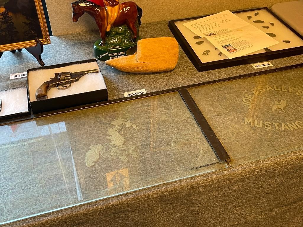 HISTORICAL NEVADA BROTHEL MEMORABILIA JOE & SALLY MUSTANG RANCH ENTRY GLASS, REVOLVER, MONEY CLIP - 2