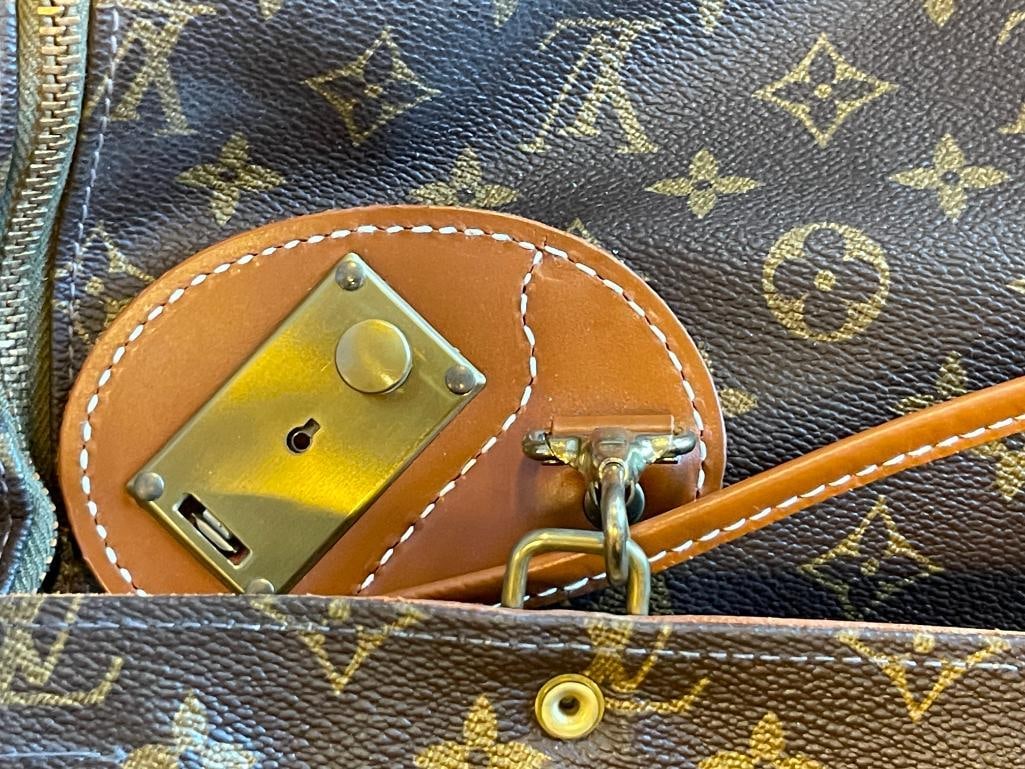 VINTAGE LOUIS VUITTON TRAVEL GARMENT BAG CIRCA 1980'S SIGNATURE MONOGRAM CANVAS DESIGN - 13